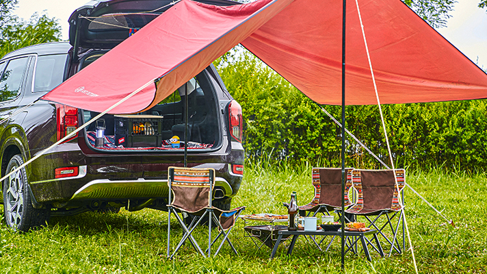 펠리세이드와 의자 그리고 테이블