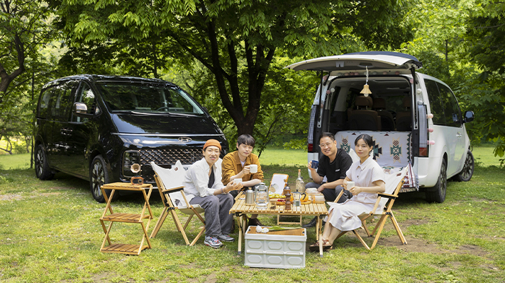 Hyundai Motor Researchers enjoying camping with Hyundai STARIA