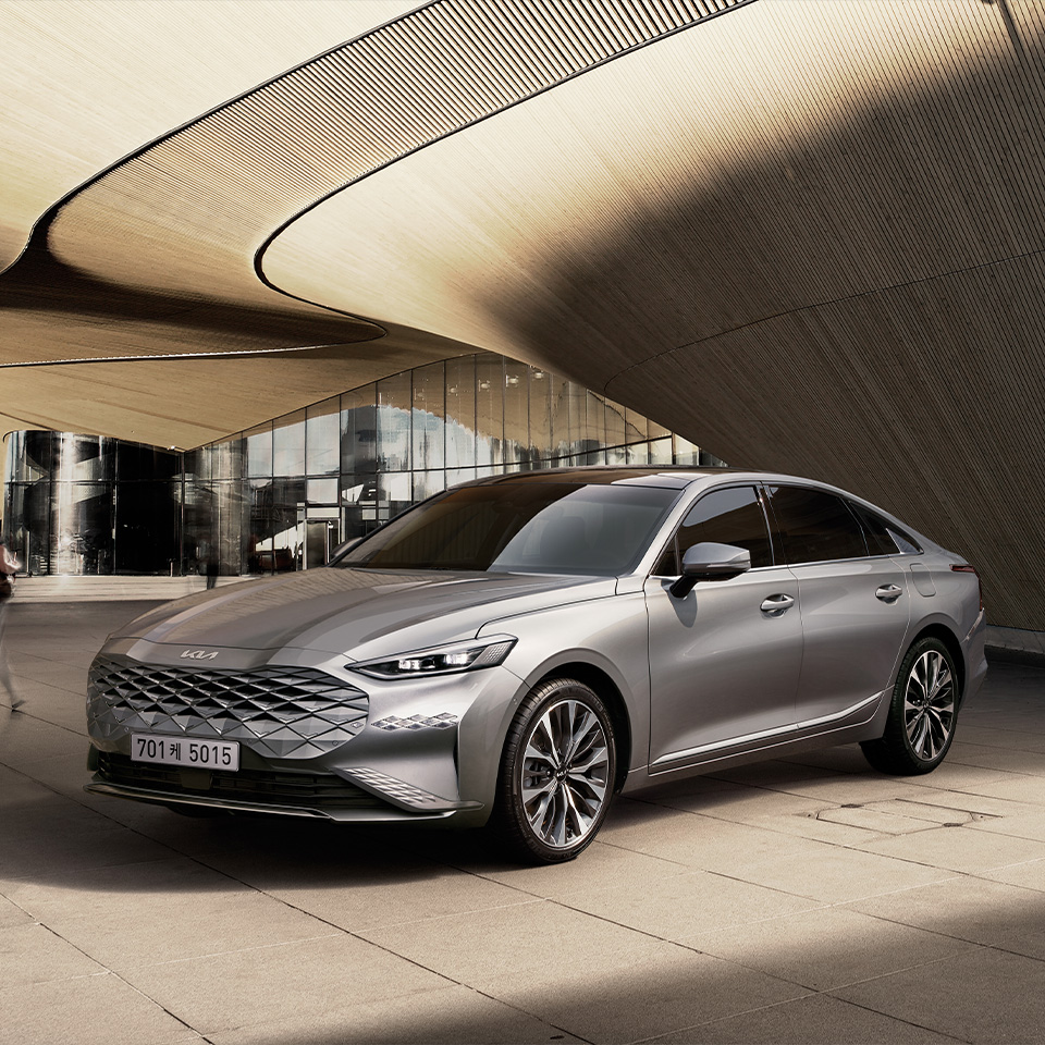 기아 K8 측면 앵글 뷰