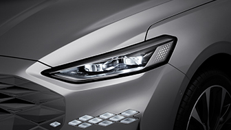 기아 K8 LED 헤드램프를 포커스한 모습