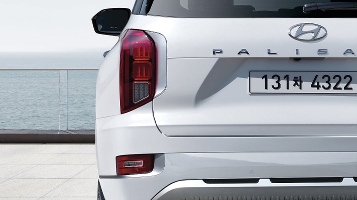 펠리세이드의 테일램프 소등 상태