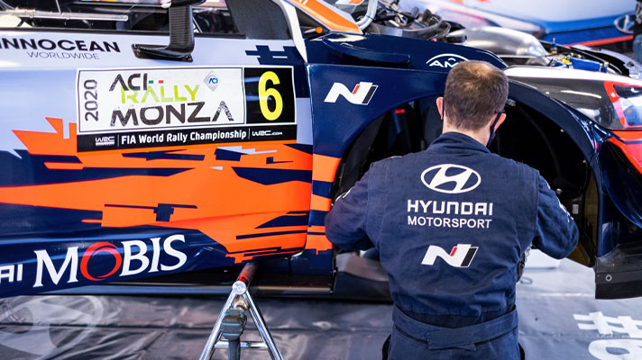 모터스포츠 엔지니어