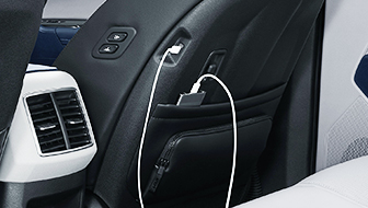 앞좌석 뒷면의 지퍼형 포켓