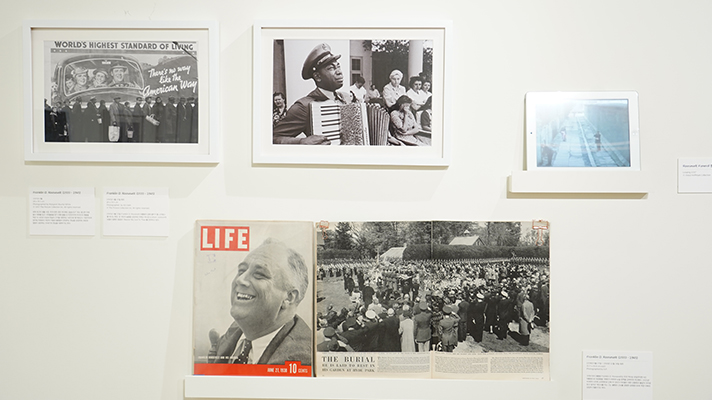 라이프 창간호가 전시되어 있는 벽면