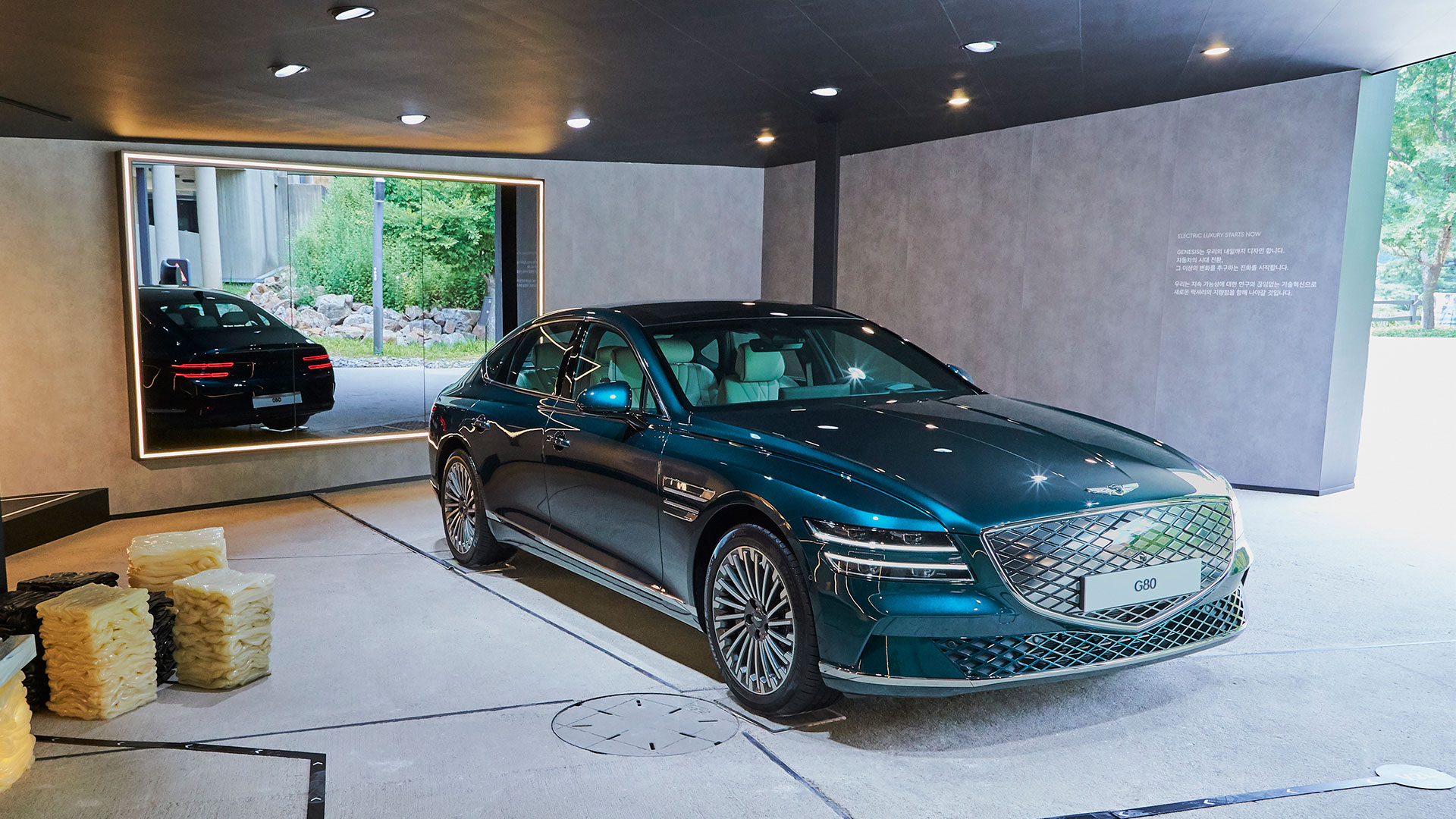 Side angle view of Genesis G80