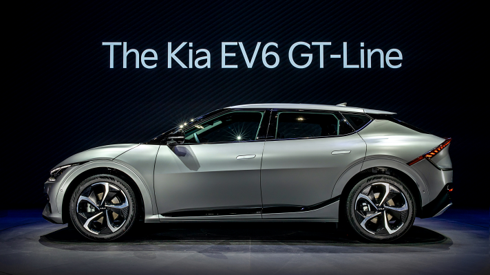 The Kia EV6 GT-Line 측면부