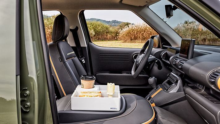 조수석 풀폴딩된 캐스퍼 인테리어