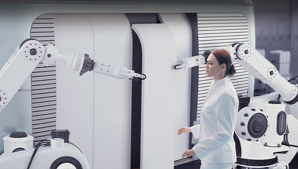 인간과 로봇이 협동하는 모습