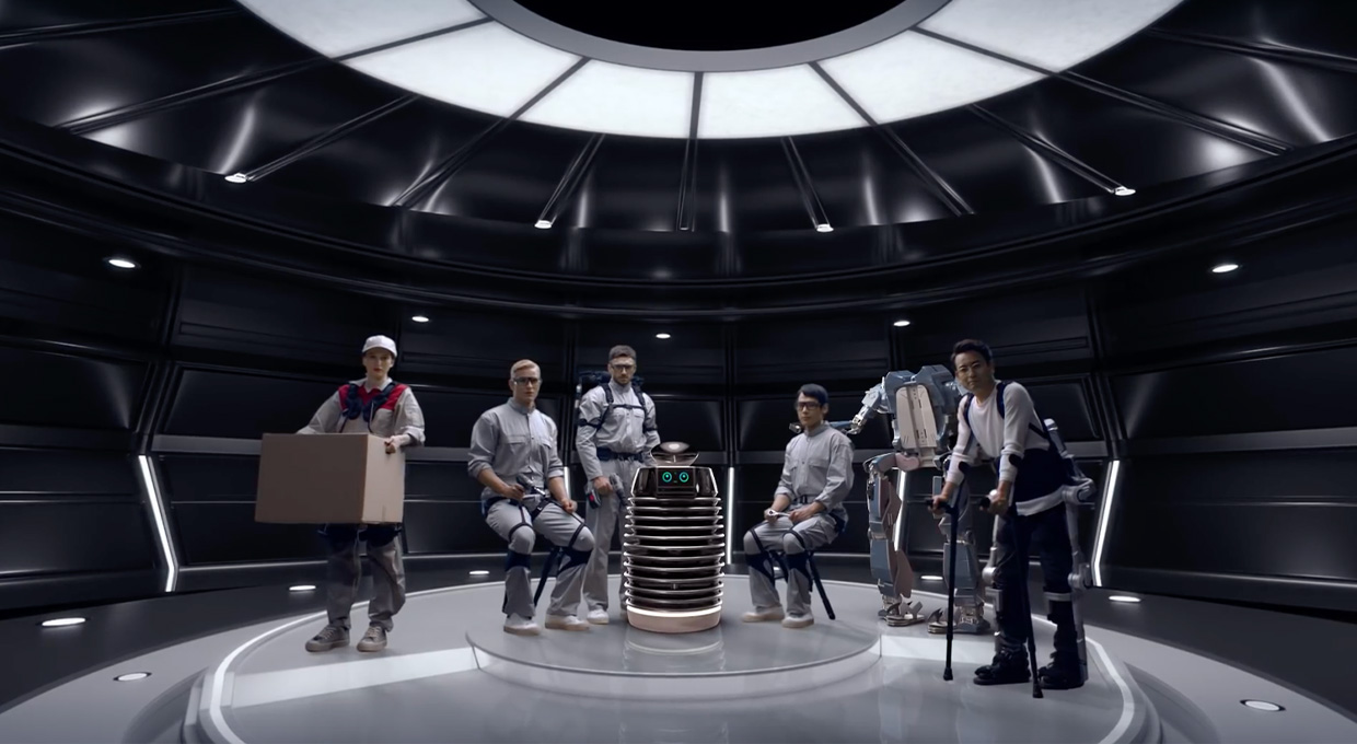 웨어러블 로봇을 착용하고 있는 사람들의 모습