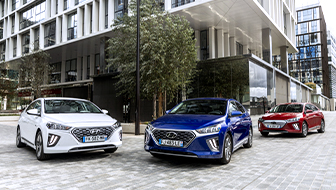 하이브리드, 플러그인 하이브리드, 전기차로 구성된 현대차 아이오닉 라인업