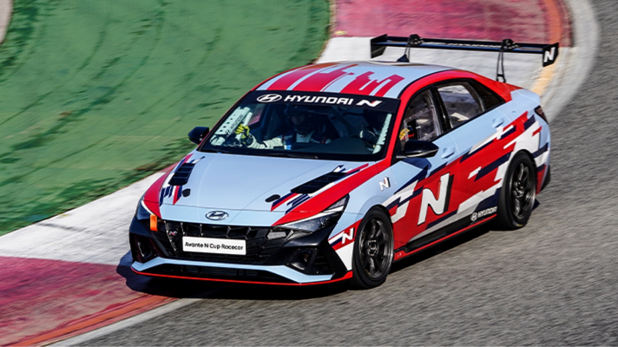 Hyundai Elantra N onemake racecar driving