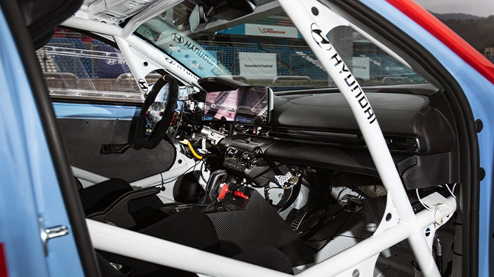 Hyundai Elantra N onemake racecar interior