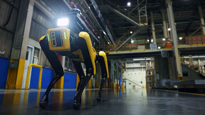 A four-legged walking robot made by Hyundai Motor Group Boston Dynamics