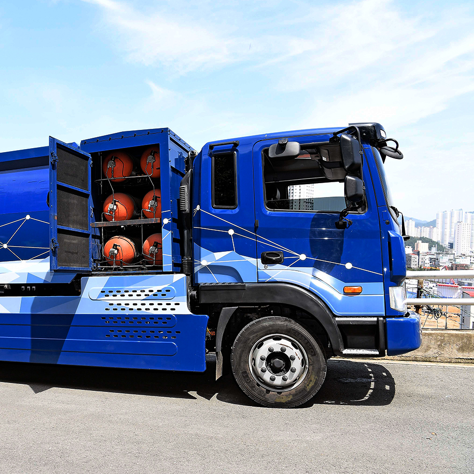 Hyundai Motor's hydrogen cleaning truck