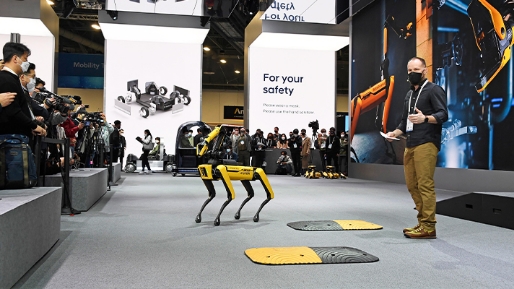 Hyundai Motor Group Boston Dynamics has attached an arm to the head of a quadruped robot