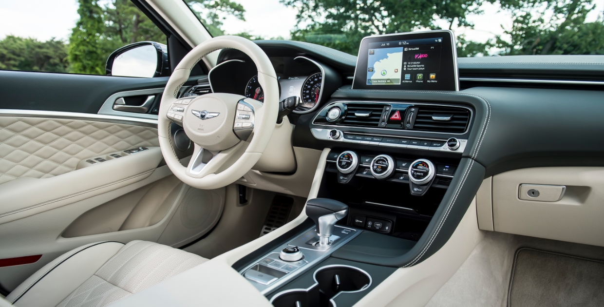 2019년식 제네시스 G70의 운전석 모습