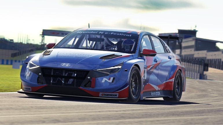 아이레이싱의 아반떼 N TCR 주행 장면