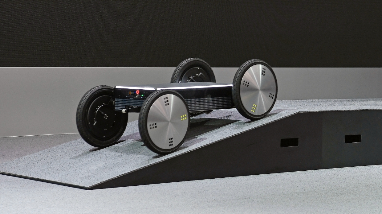 A person boarded a mobility with a PnD module applied