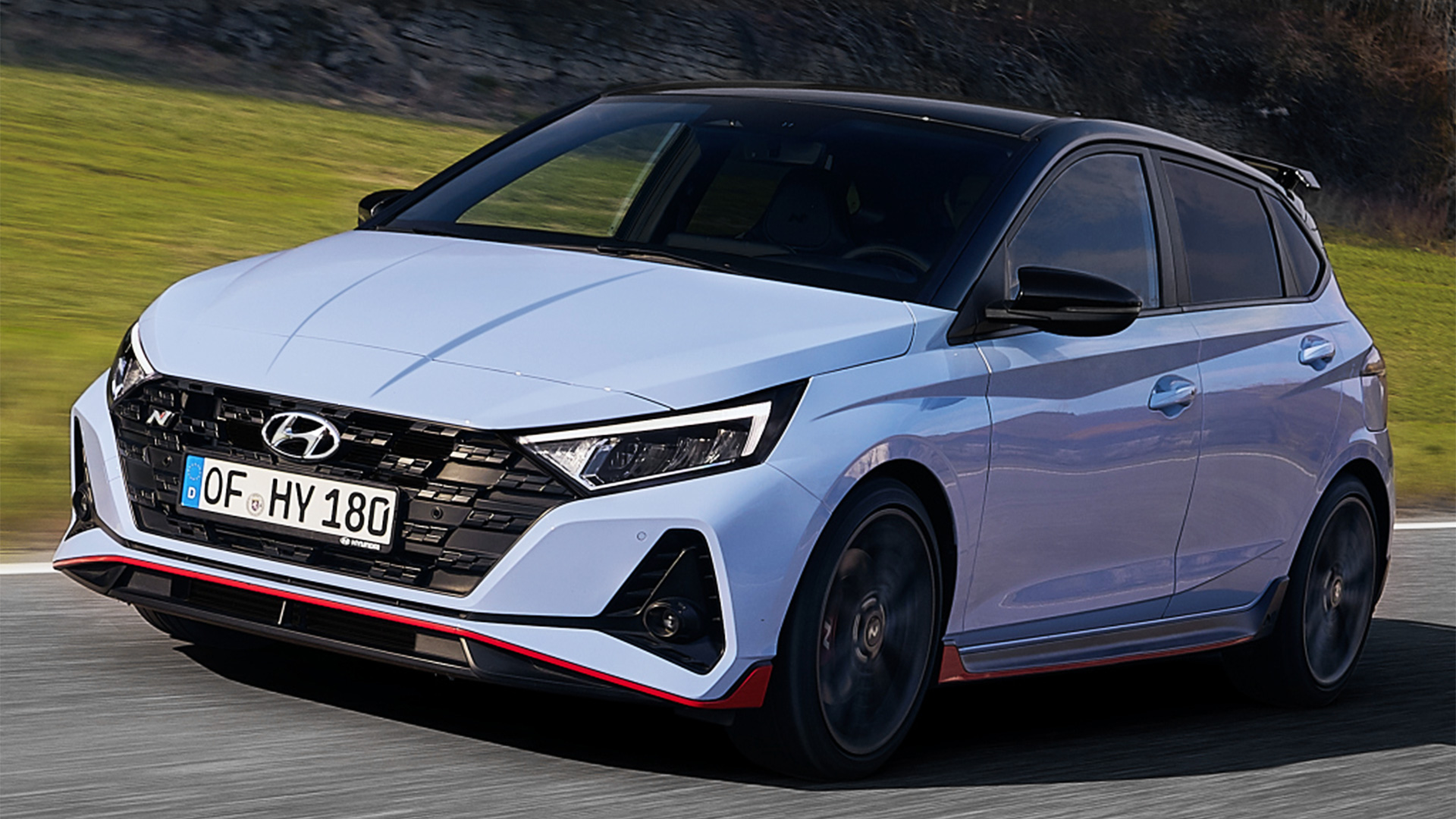 i20 N이 서킷에서 역동적인 주행을 펼치는 모습