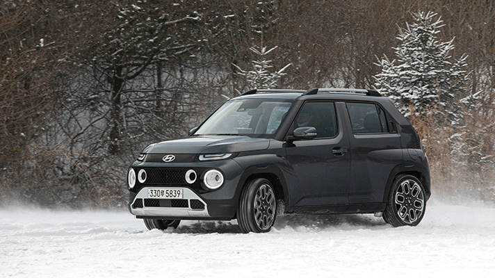 설원 위를 달리는 캐스퍼의 역동적인 GIF