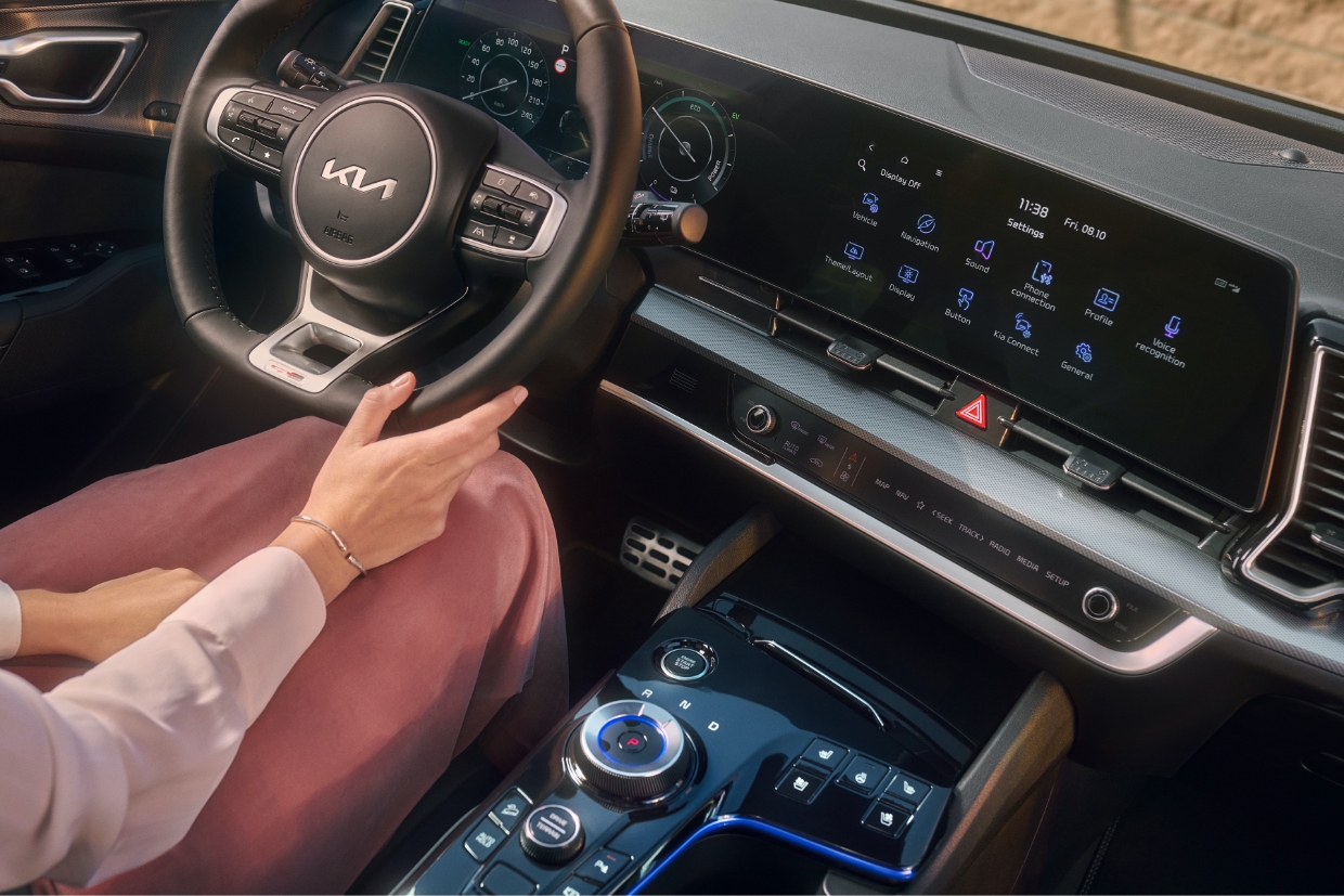 기아 스포티지의 운전석 공간 모습