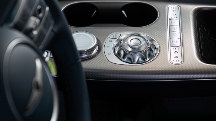 GV60의 변속 다이얼의 모습