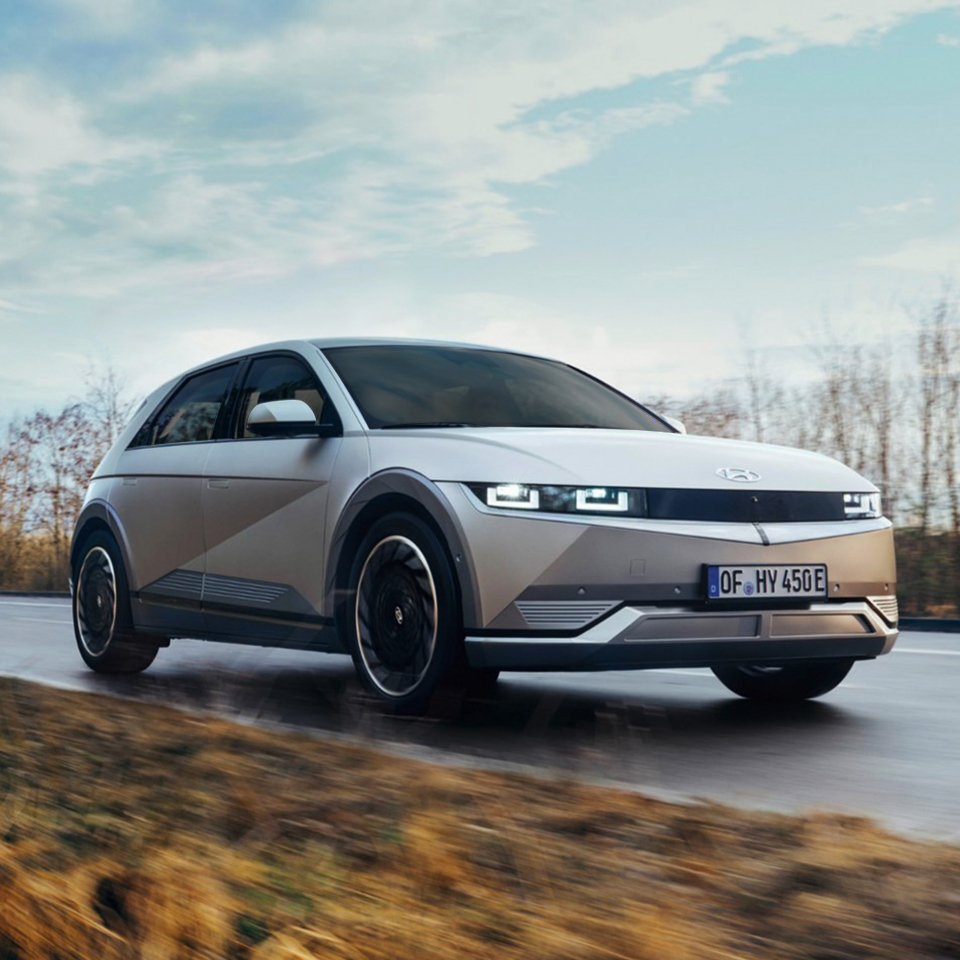 현대자동차 아이오닉 5의 주행 모습