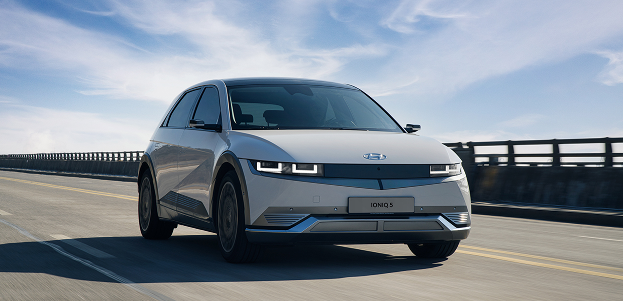 현대자동차 아이오닉 5의 주행 모습