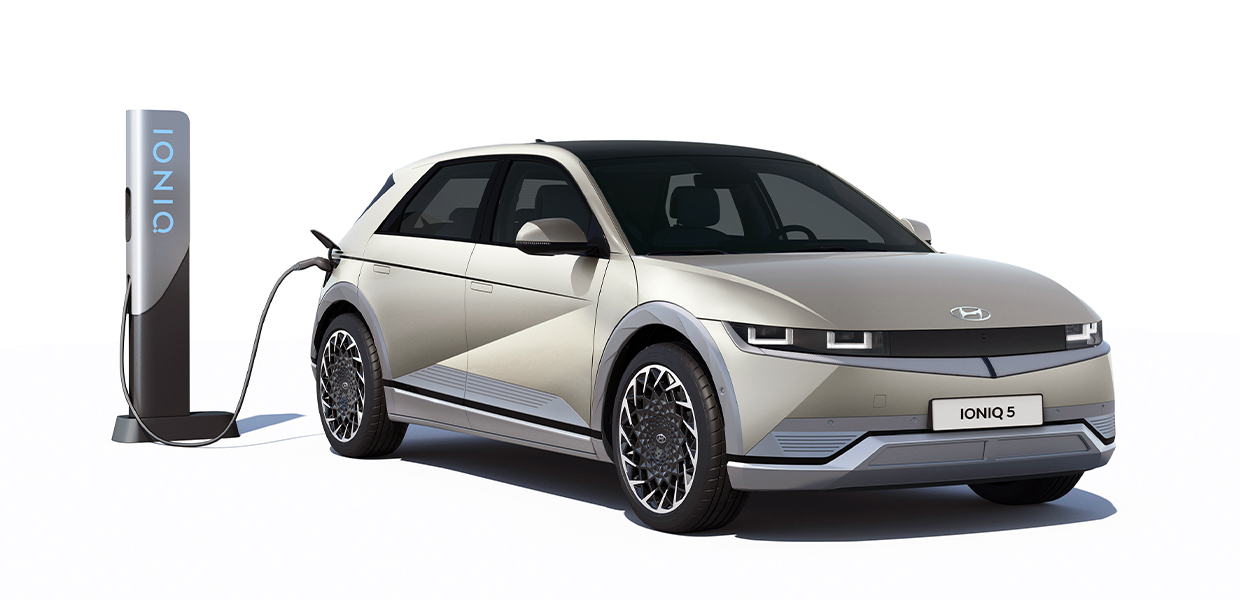 충전하고 있는 현대차 아이오닉 5