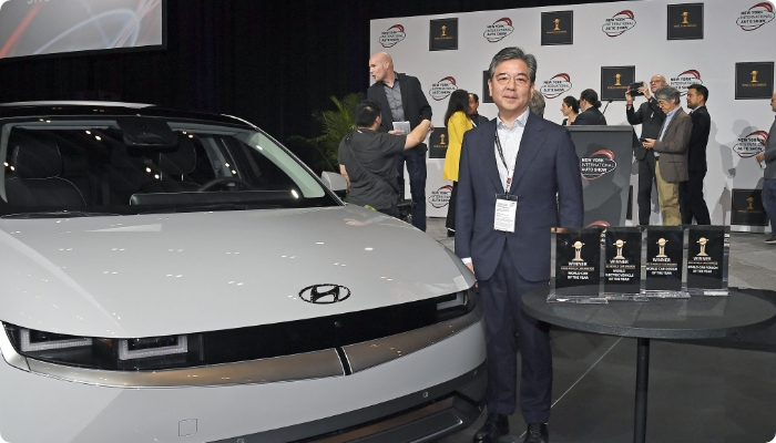 World Car of the Year winner Ioniq 5 and Hyundai Motor CEO Jae-Hoon Jang