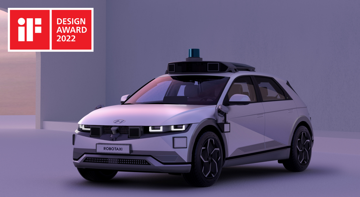 주차되어 있는 아이오닉 5 기반 로보택시 전측면부