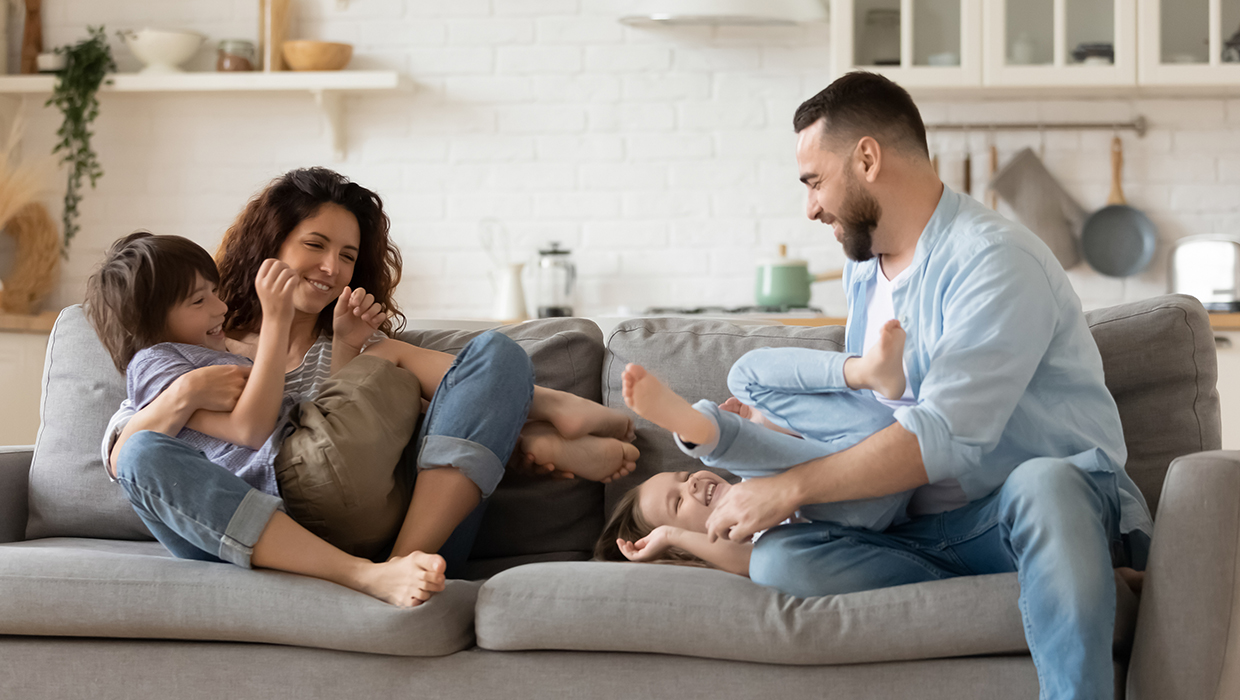 부모와 아이의 행복한 모습