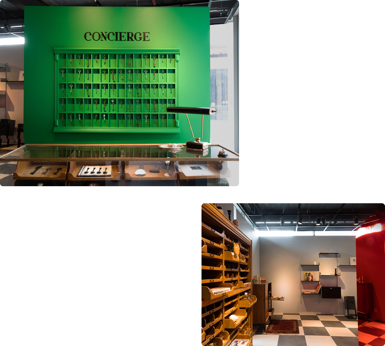 장식장 내부에 여러 개의 열쇠가 진열된 모습