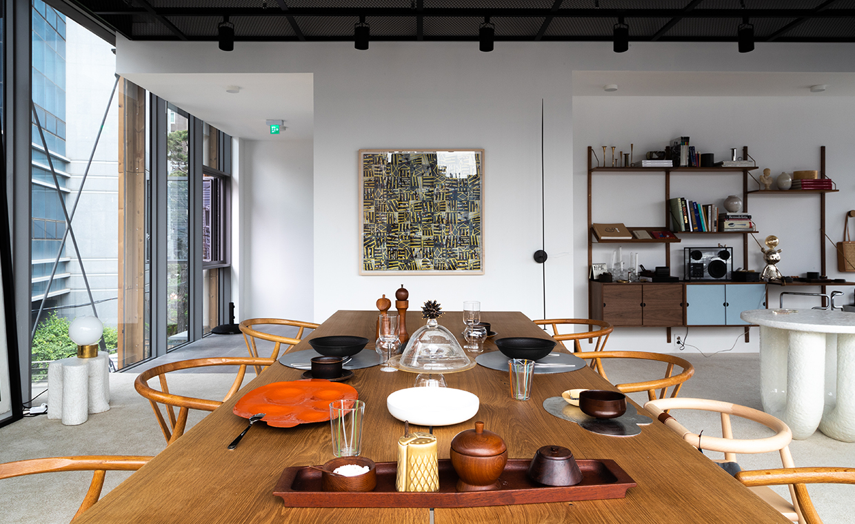 다이닝룸으로 꾸며진 하우스 A 2층 모습