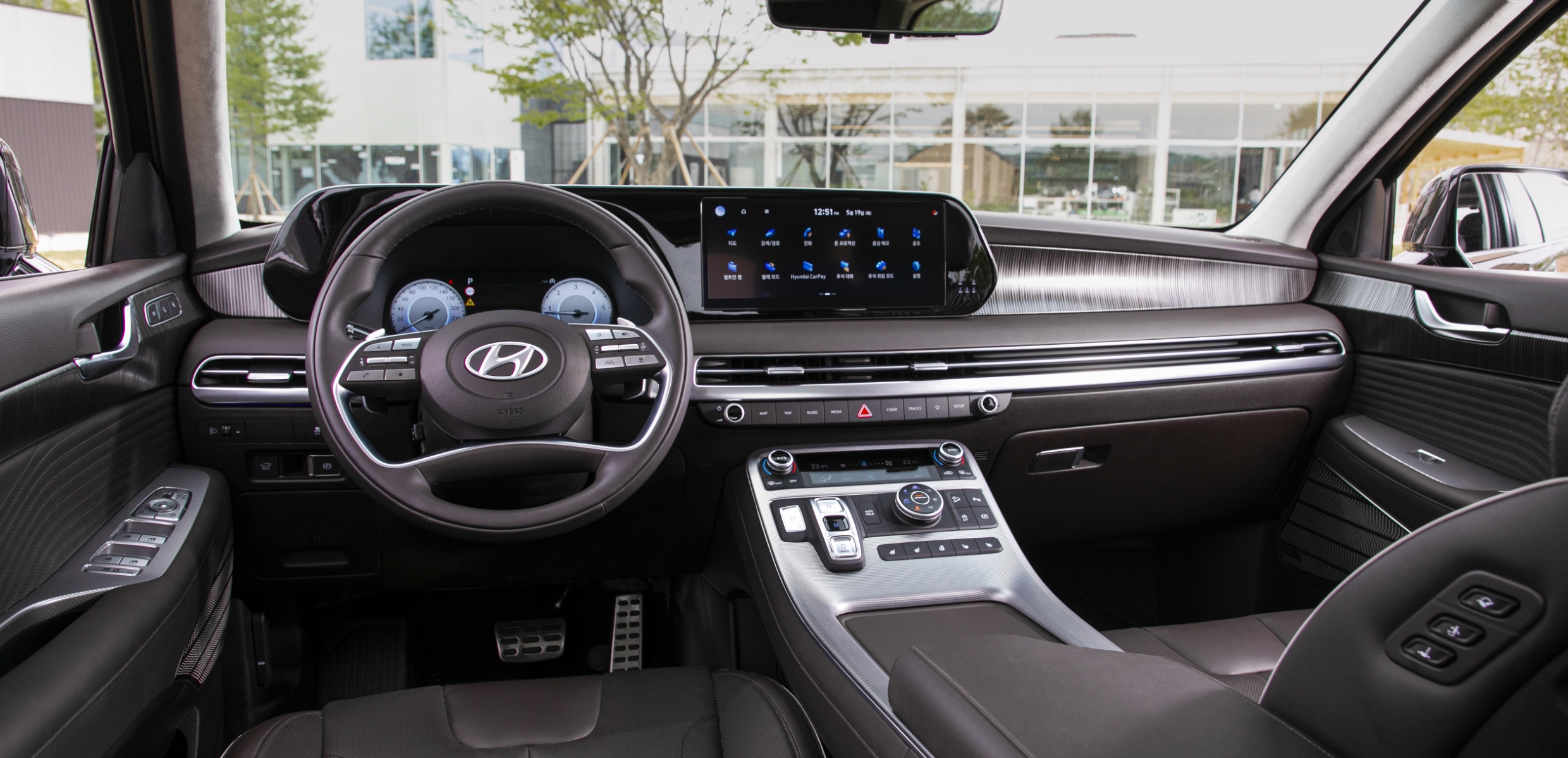 더 뉴 팰리세이드의 앞좌석 모습