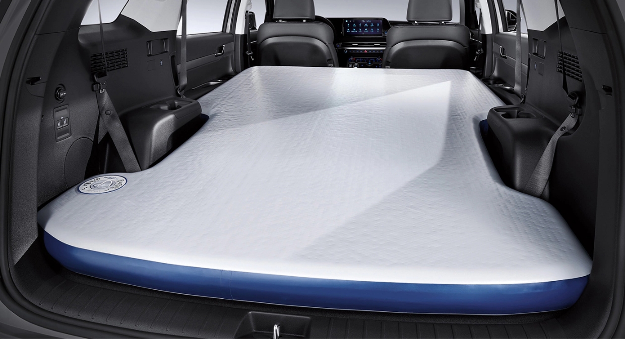 현대차의 커스터마이즈 제품 중 하나인 차박용 에어매트