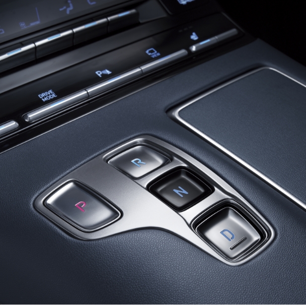 Hyundai Grandeur's electronic shift button and the rest