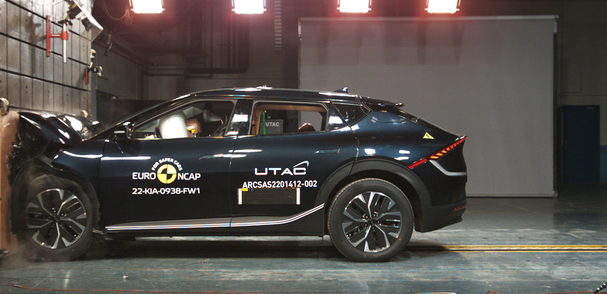 유로 NCAP 충돌 시험 중인 기아 EV6