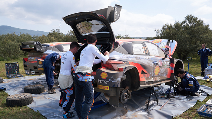 Repairing Hyundai i20 N WRC Rally 1 during Rally