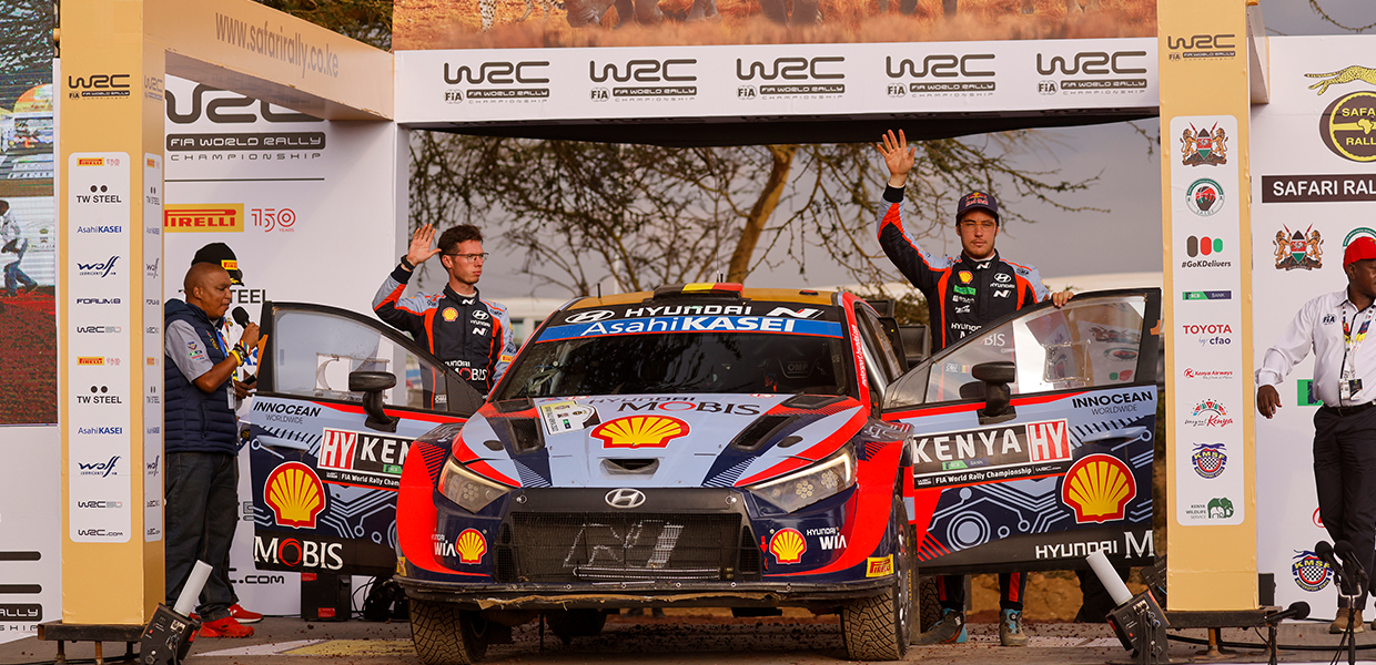 Thierry Neuville waving to the crowd after the Safari Rally