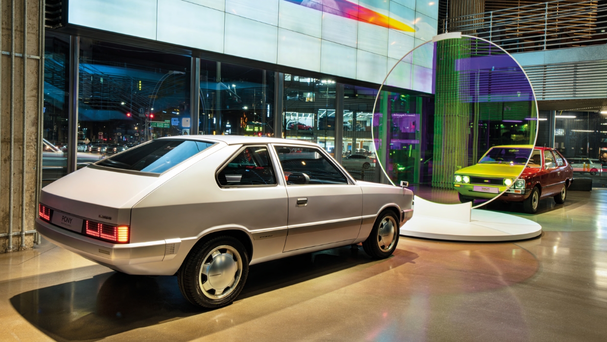 현대 모터스튜디오 서울에 전시된 포니 쿠페 콘셉트카의 모습