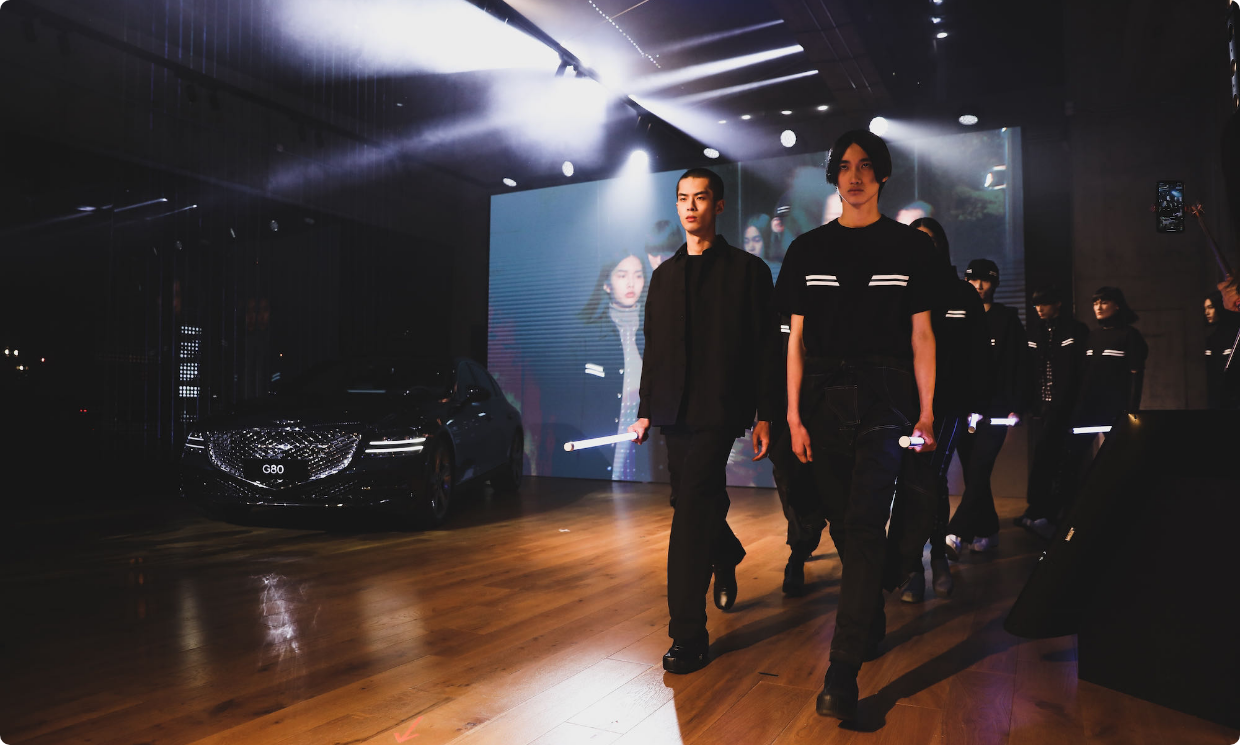 2021 상하이 패션위크에서 중국 패션 디자이너와 협업한 제네시스 브랜드의 패션쇼 모습