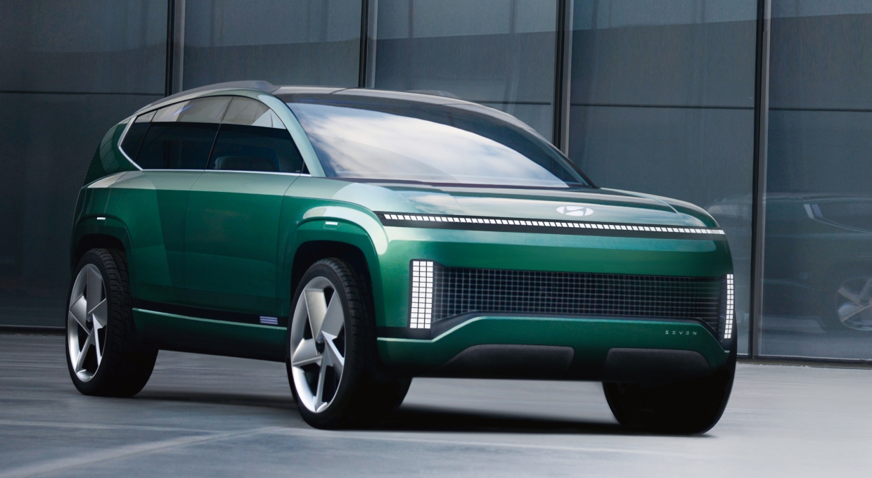 콘셉트카 세븐의 전측면부