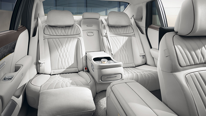 Genesis G90 rear seat interior