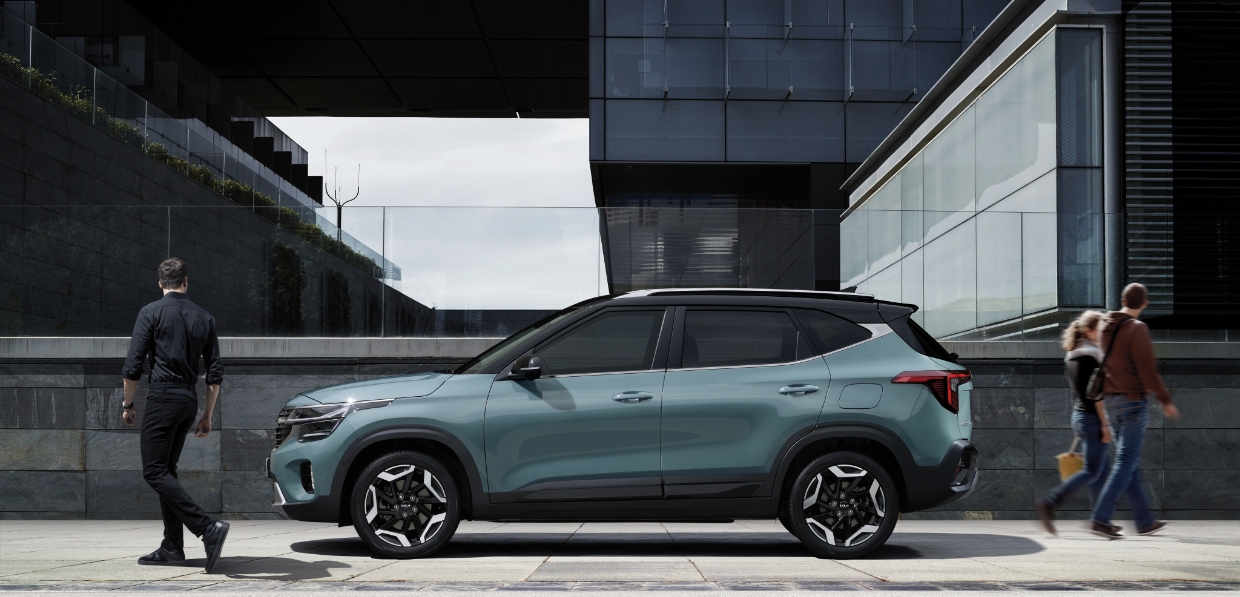 셀토스 정측면 모습