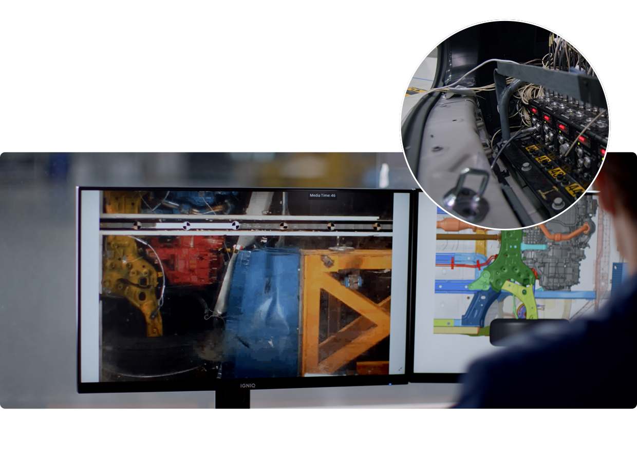 충돌시험 분석 과정 장면