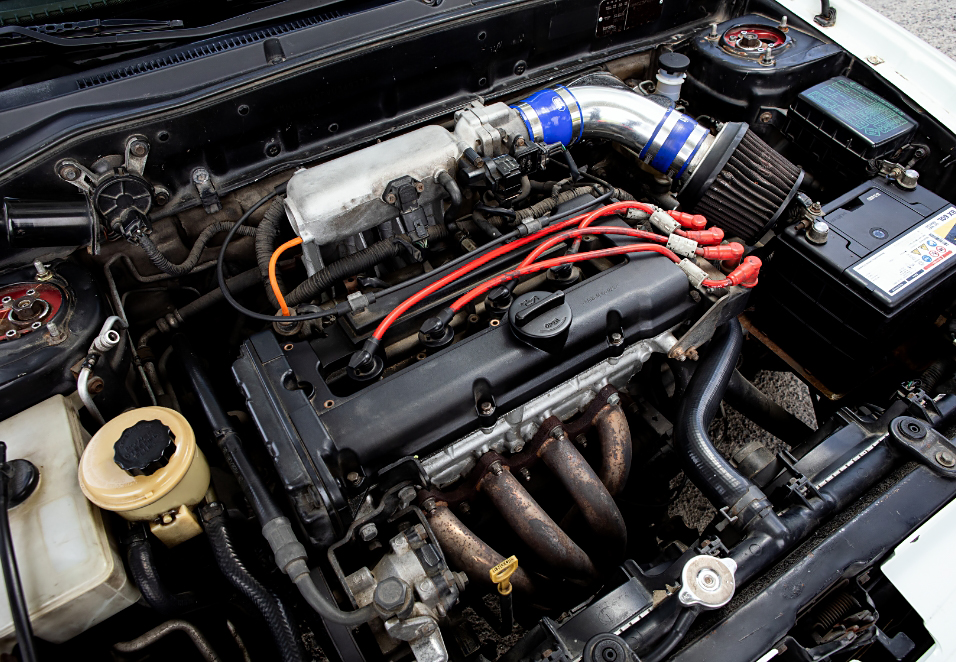 프로 엑센트의 엔진룸 모습