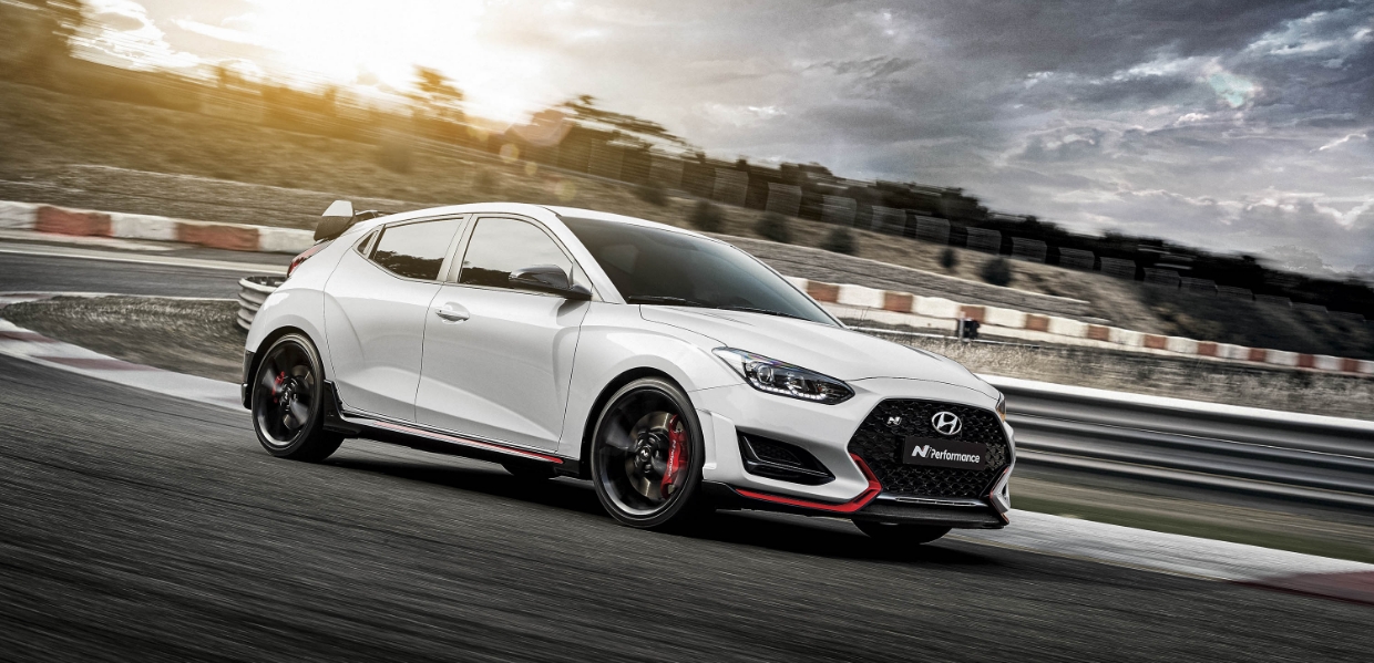 A photo of Veloster N speeding up by photographer Seongpil Min