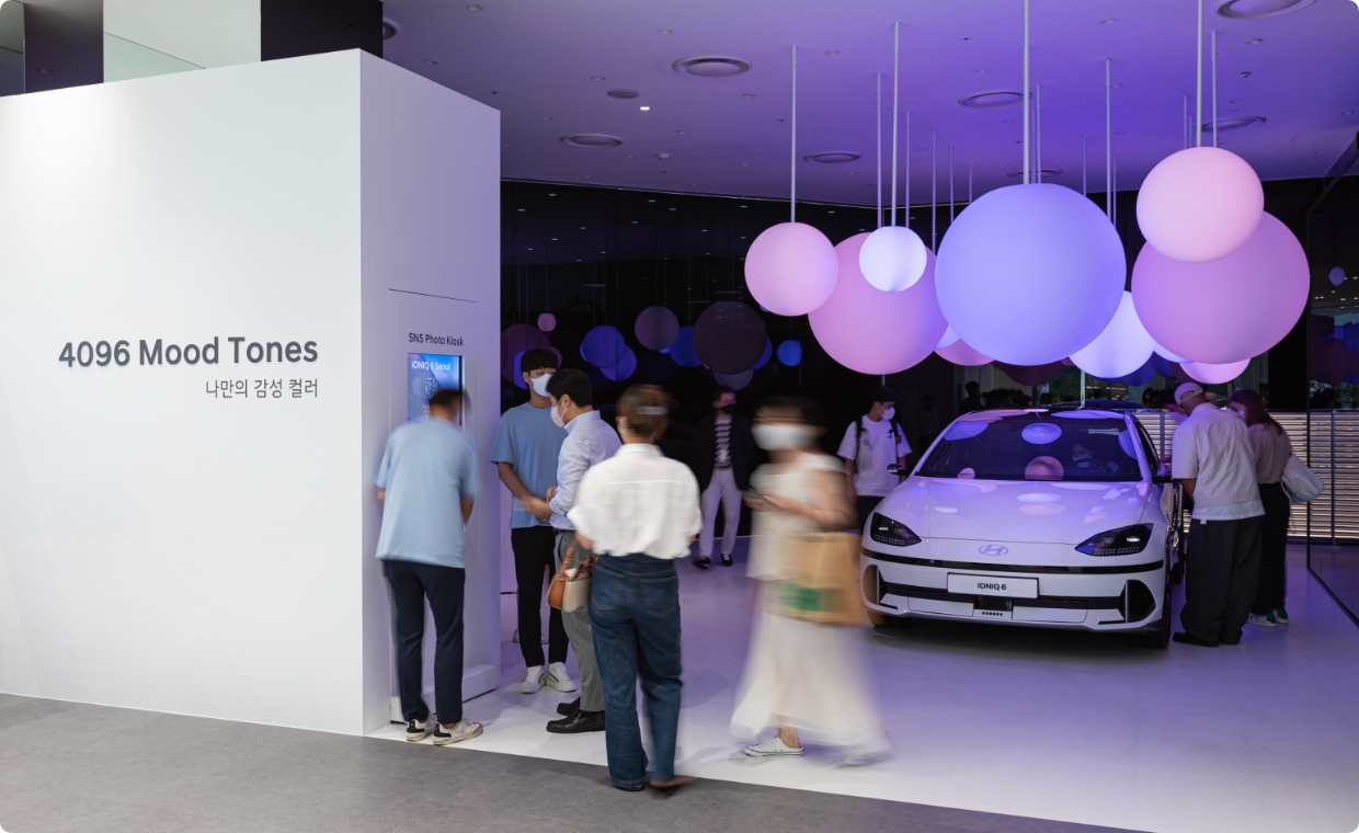 4096 Mood Tones Space and Visitors in IONIQ 6 Seoul