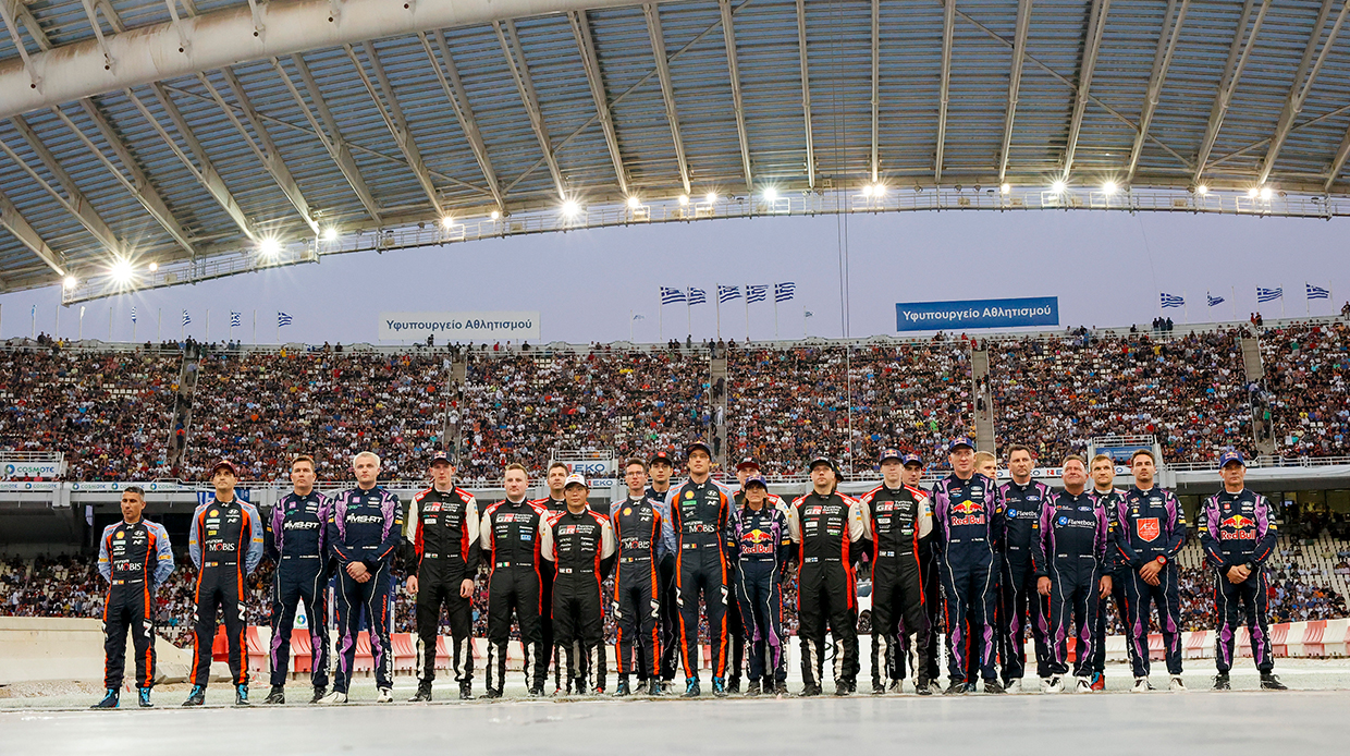 그리스 아테네 올림픽 스타디움에 도열한 WRC 랠리1 드라이버들